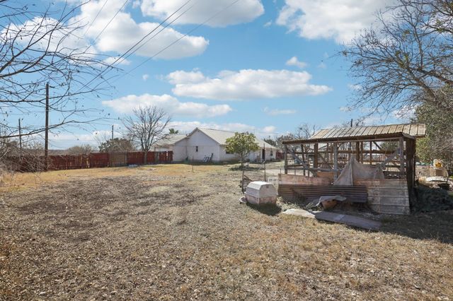 2001 Goforth RD, Kyle, TX 78640