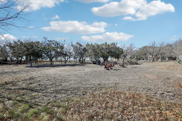 2001 Goforth RD, Kyle, TX 78640