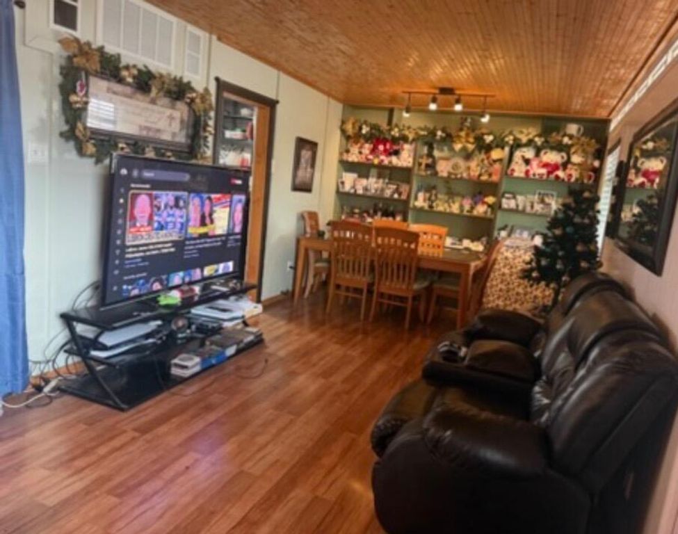 Image 3 of property listing at 1103 N Garfield Street, San Angelo, TX 76901