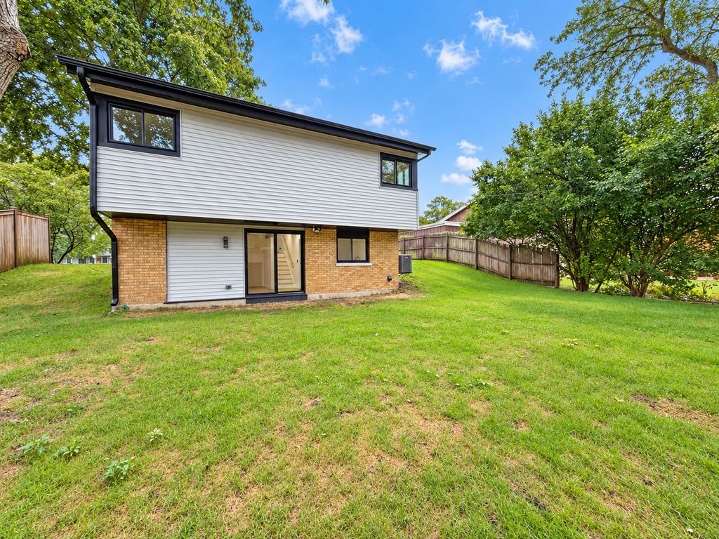 2658 Crawford Avenue, Evanston, IL 60201 — photo 4