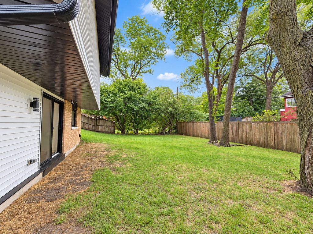 2658 Crawford Avenue, Evanston, IL 60201 — photo 5