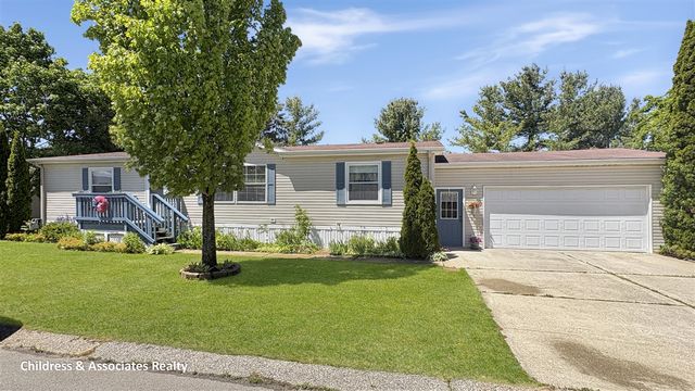 13675 Iris Lane, Cedar Springs, MI 49319