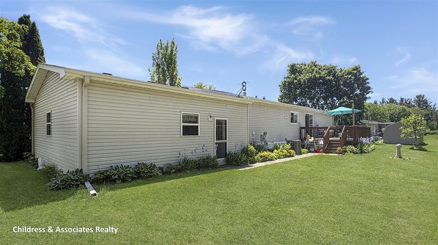 13675 Iris Lane, Cedar Springs, MI 49319