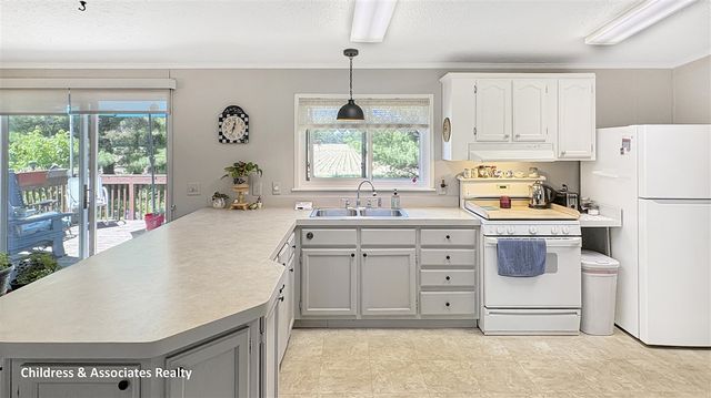 13675 Iris Lane, Cedar Springs, MI 49319