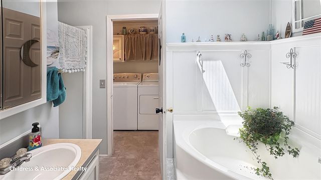 13675 Iris Lane, Cedar Springs, MI 49319