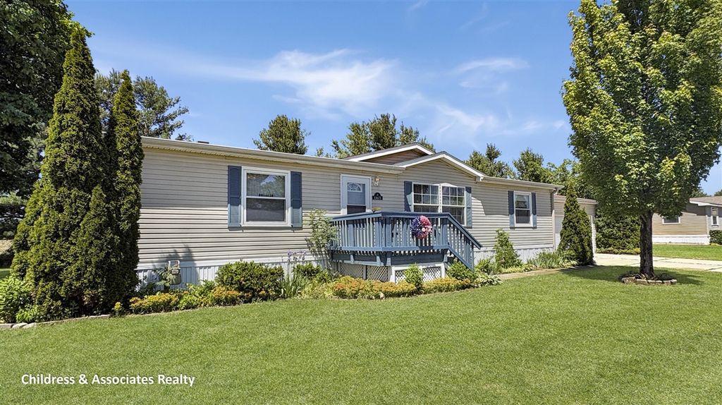 13675 Iris Lane, Cedar Springs, MI 49319