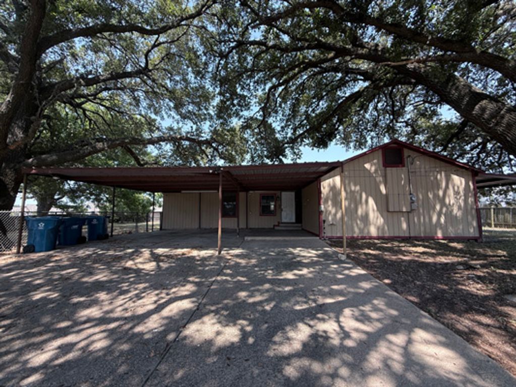 926 Millican Street, Navasota, TX 77868 — exterior