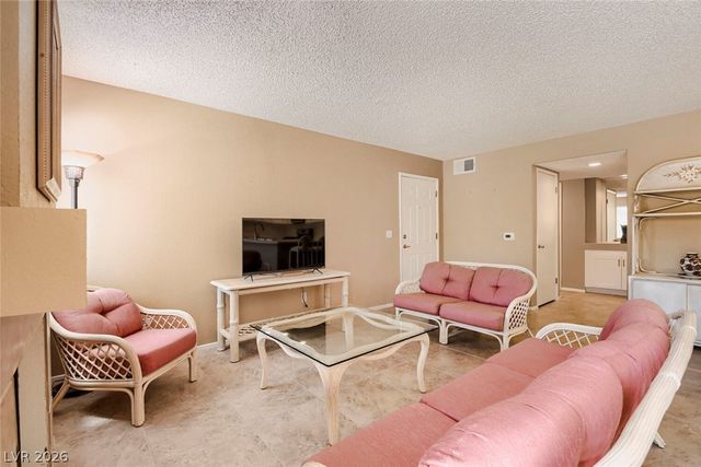 7900 Ryandale Circle 101, Las Vegas, NV 89145