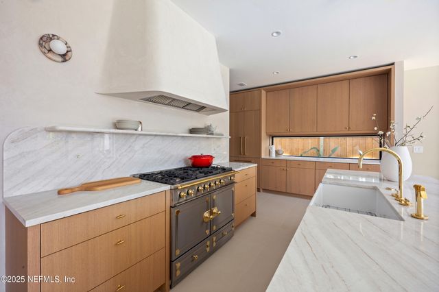 1475 OCEAN Boulevard, Atlantic Beach, FL 32233