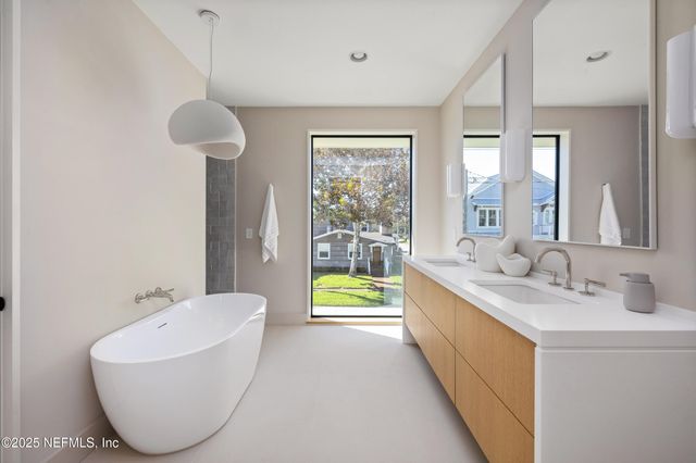 1475 OCEAN Boulevard, Atlantic Beach, FL 32233