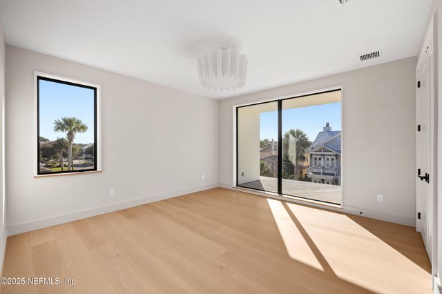 1475 OCEAN Boulevard, Atlantic Beach, FL 32233