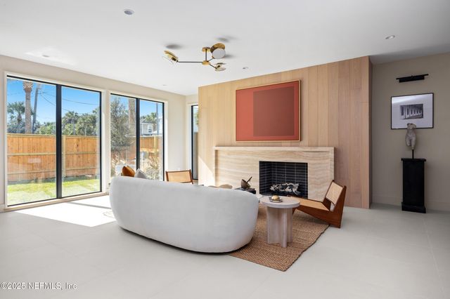 1475 OCEAN Boulevard, Atlantic Beach, FL 32233