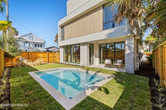 1475 OCEAN Boulevard, Atlantic Beach, FL 32233