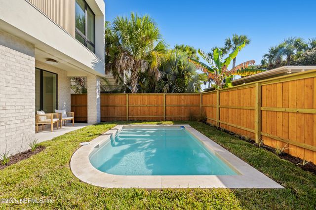 1475 OCEAN Boulevard, Atlantic Beach, FL 32233