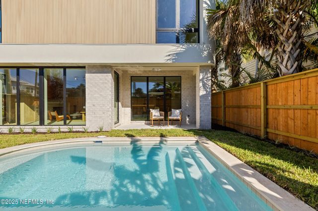 1475 OCEAN Boulevard, Atlantic Beach, FL 32233