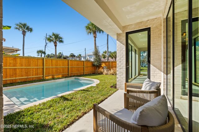 1475 OCEAN Boulevard, Atlantic Beach, FL 32233