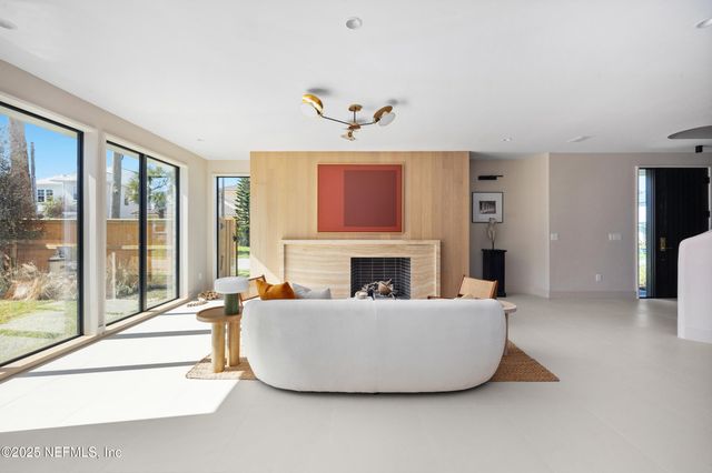 1475 OCEAN Boulevard, Atlantic Beach, FL 32233