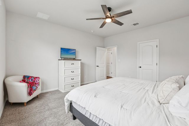 204 Swinging H LN, Georgetown, TX 78633