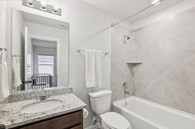 204 Swinging H LN, Georgetown, TX 78633