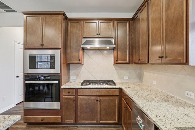 204 Swinging H LN, Georgetown, TX 78633