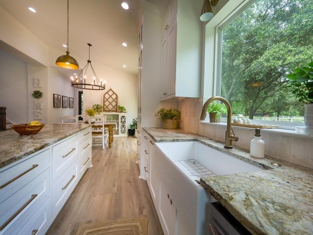 25824 Navajo Place Drive, Tomball, TX 77375
