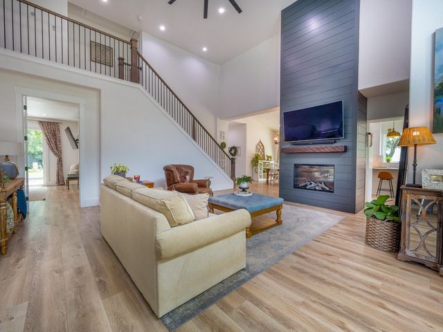 25824 Navajo Place Drive, Tomball, TX 77375