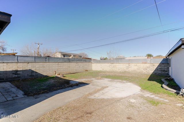 925 W Oldfield Street, Lancaster, CA 93534