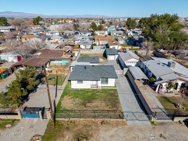 925 W Oldfield Street, Lancaster, CA 93534