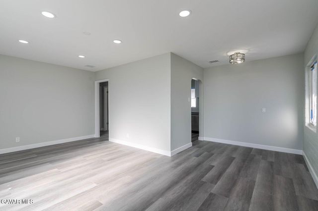 925 W Oldfield Street, Lancaster, CA 93534