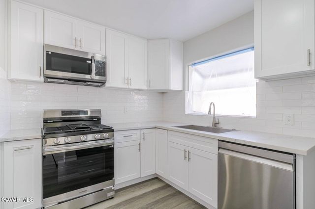 925 W Oldfield Street, Lancaster, CA 93534