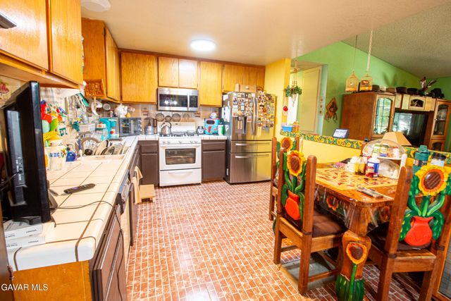 40961 166th St E, Lancaster, CA 93535