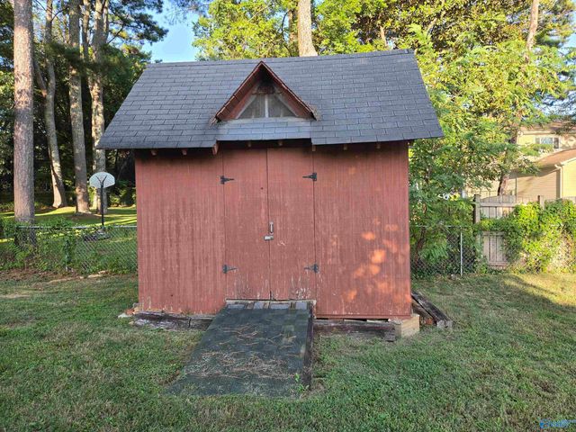2309 Laverne Drive, Huntsville, AL 35810