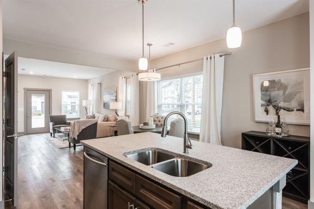 643 Bristol Creek Dr, Nashville, TN 37221