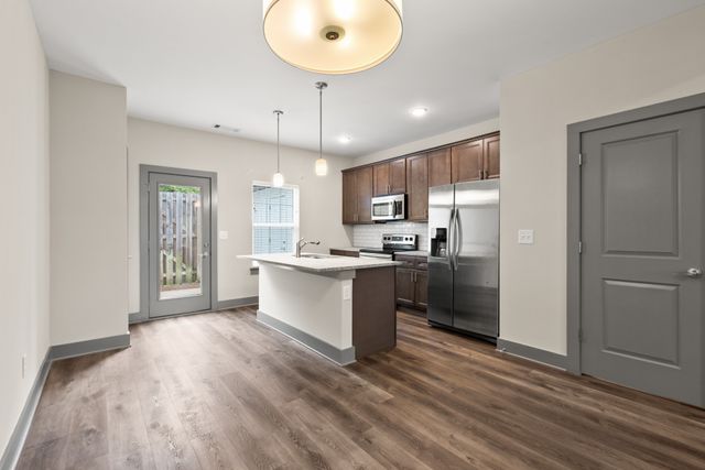 643 Bristol Creek Dr, Nashville, TN 37221