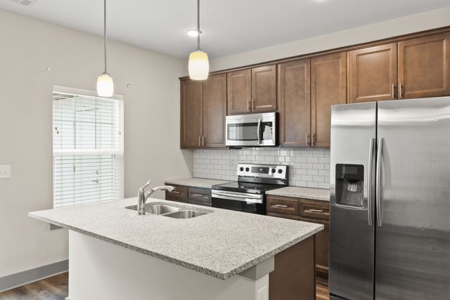 643 Bristol Creek Dr, Nashville, TN 37221