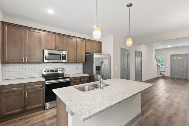 643 Bristol Creek Dr, Nashville, TN 37221