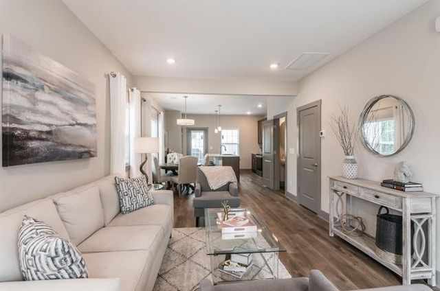 643 Bristol Creek Dr, Nashville, TN 37221