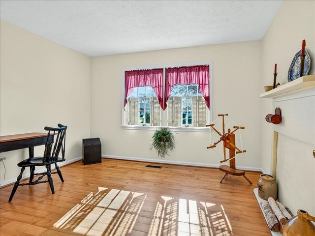 53 Freedom Pond Lane, Chili, NY 14514