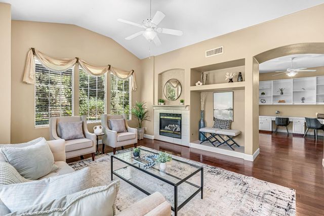 1165 N Fairfax Avenue, Clovis, CA 93611