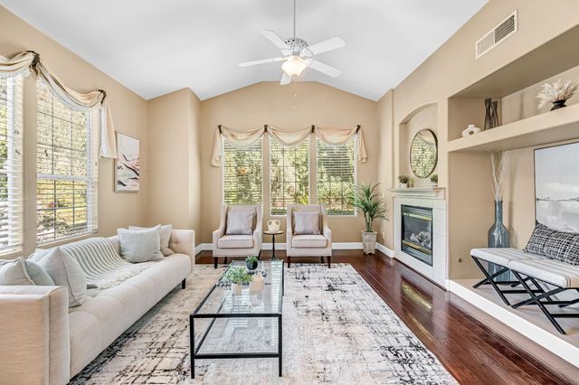 1165 N Fairfax Avenue, Clovis, CA 93611