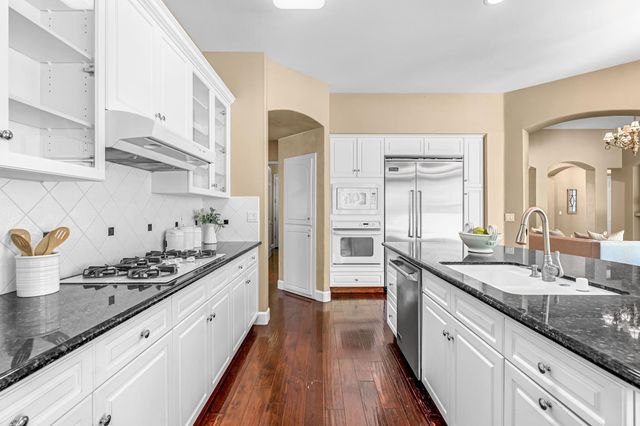 1165 N Fairfax Avenue, Clovis, CA 93611
