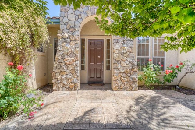 1165 N Fairfax Avenue, Clovis, CA 93611