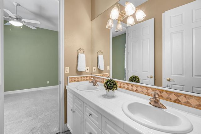 1165 N Fairfax Avenue, Clovis, CA 93611