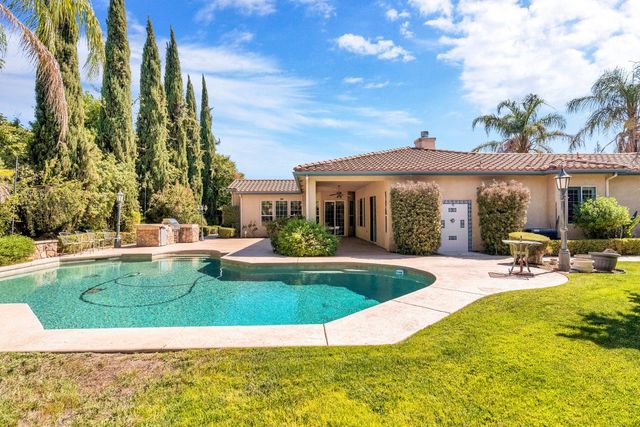 1165 N Fairfax Avenue, Clovis, CA 93611