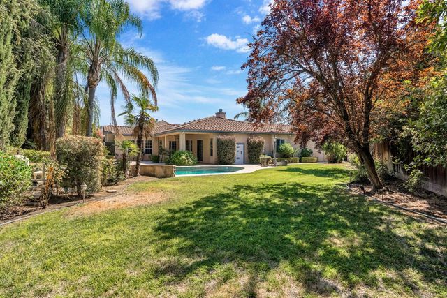 1165 N Fairfax Avenue, Clovis, CA 93611