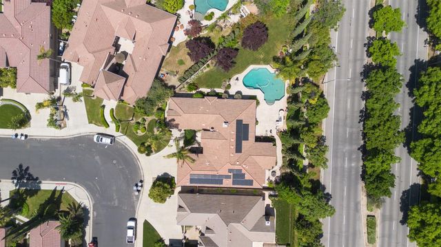 1165 N Fairfax Avenue, Clovis, CA 93611