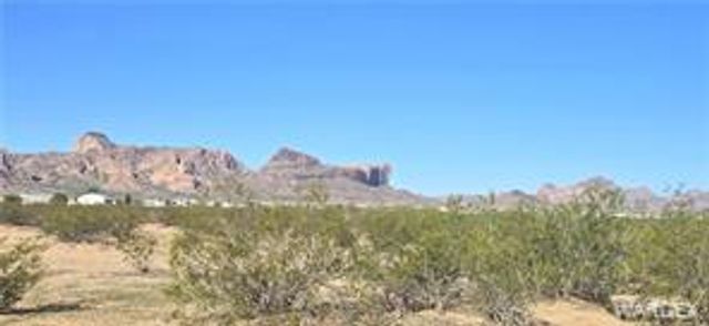 000 Tapeats Drive Drive, Golden Valley, AZ 86413