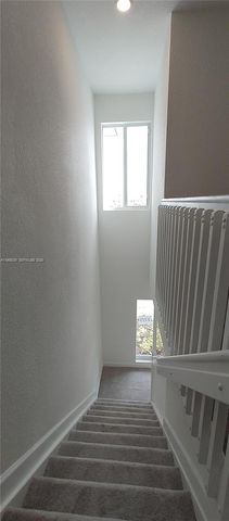 689 SE 13th St Cir, Homestead, FL 33034