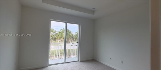 689 SE 13th St Cir, Homestead, FL 33034