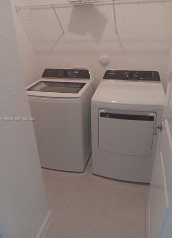 689 SE 13th St Cir, Homestead, FL 33034